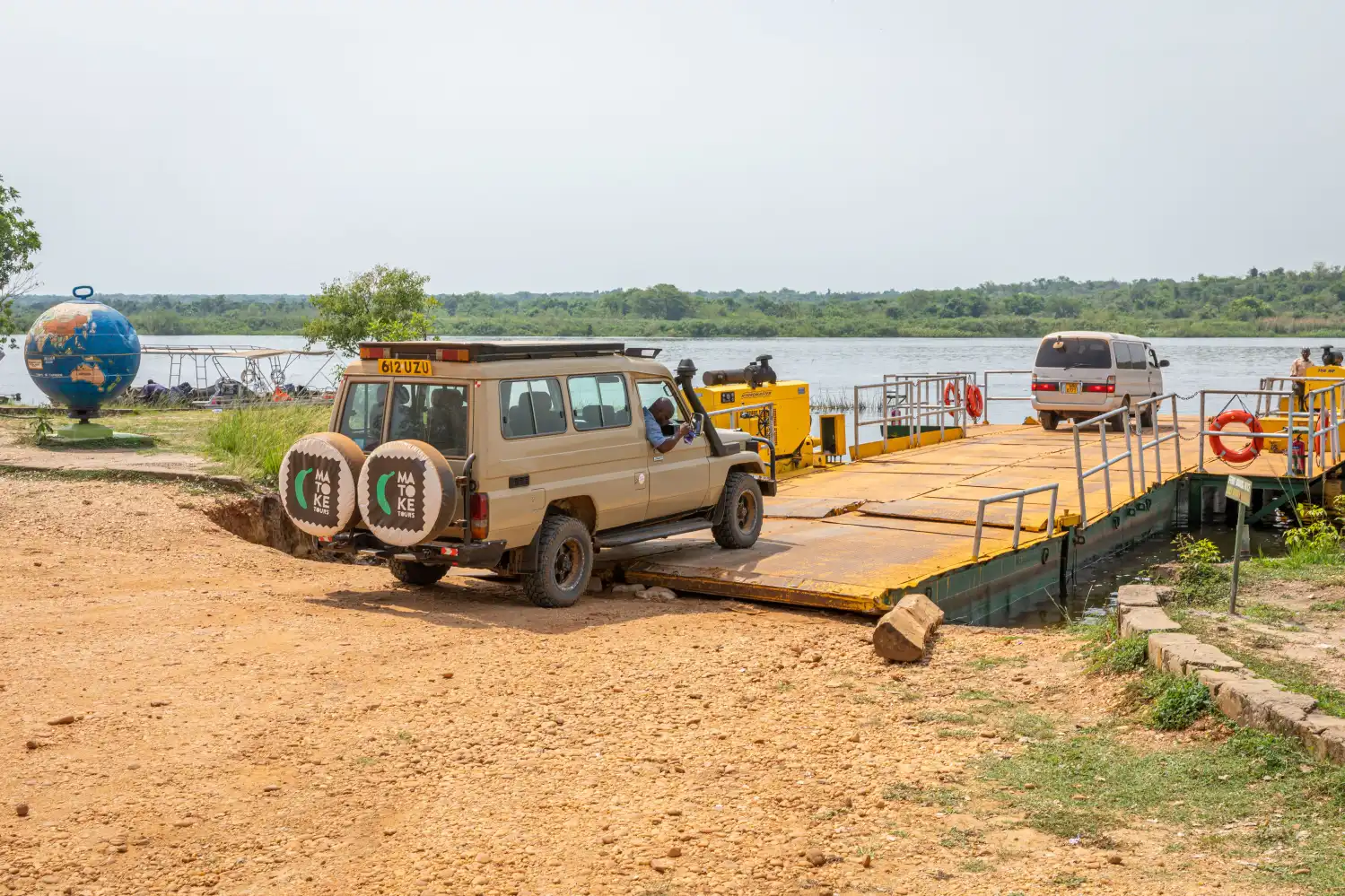how-to-get-your-first-tourism-job-in-uganda-with-no-experience